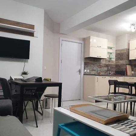 New The Twins Varna Two-Bedroom, Apt 5 At 15 Tsani Ginchev Street, Floor 3 Buitenkant foto