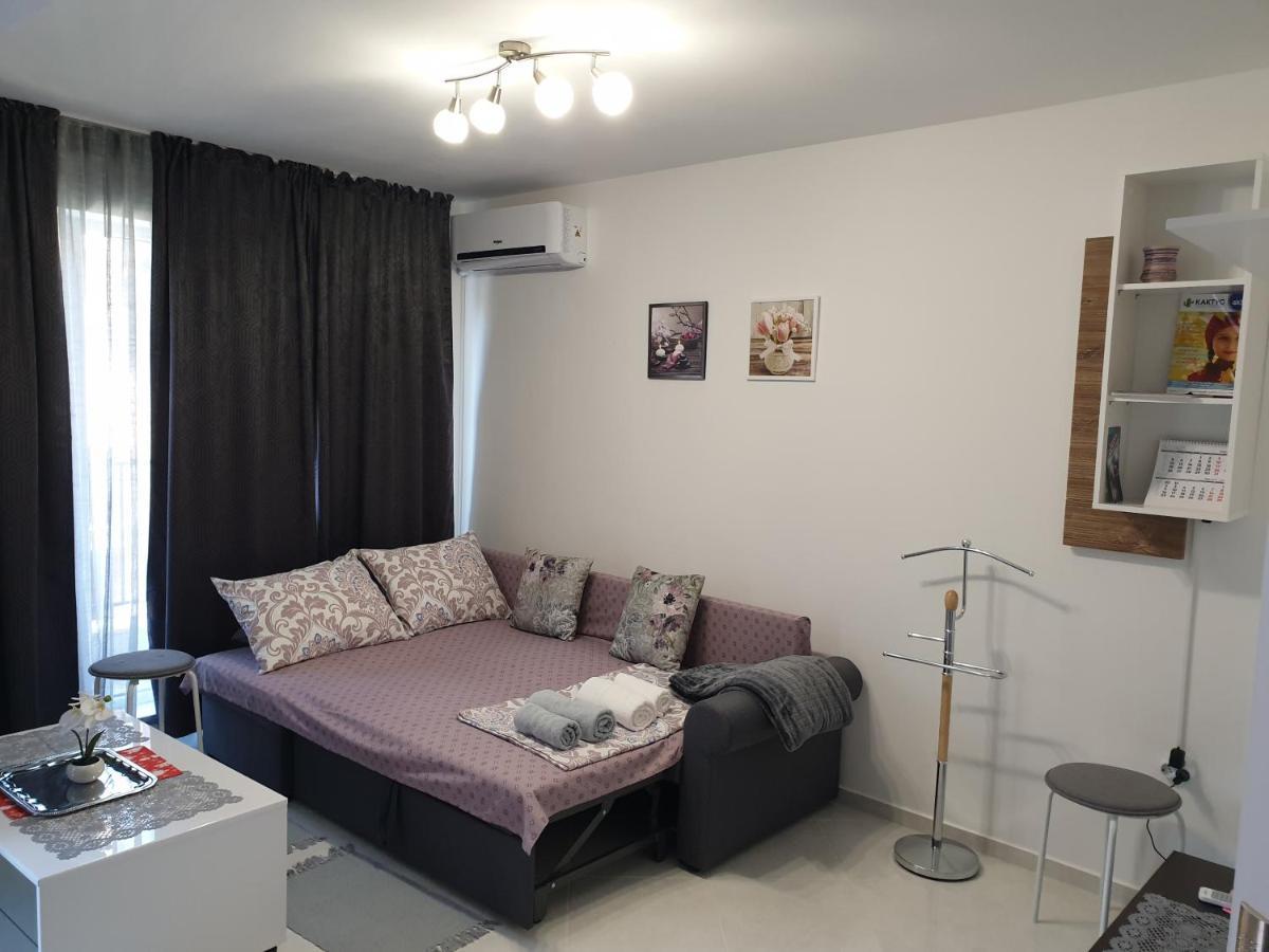 New The Twins Varna Two-Bedroom, Apt 5 At 15 Tsani Ginchev Street, Floor 3 Buitenkant foto