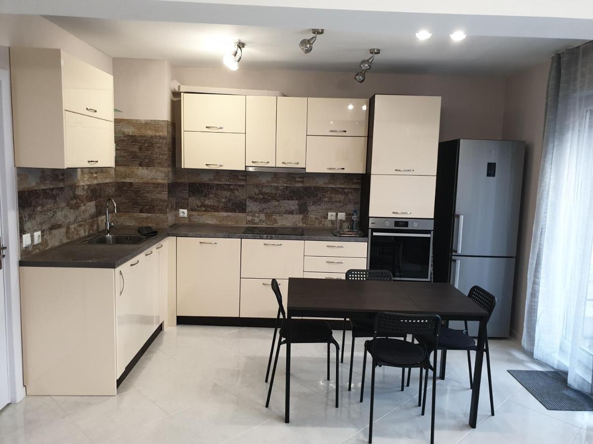 New The Twins Varna Two-Bedroom, Apt 5 At 15 Tsani Ginchev Street, Floor 3 Buitenkant foto