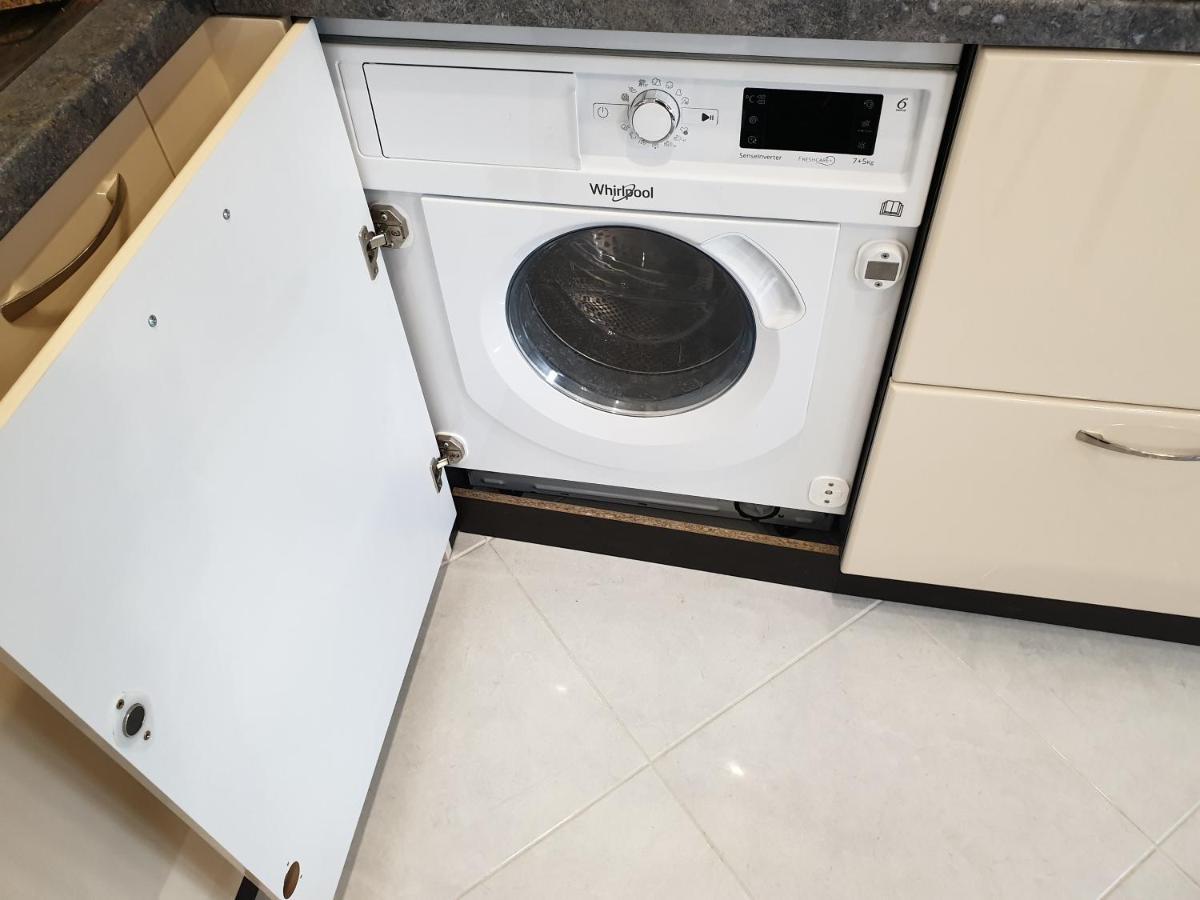 New The Twins Varna Two-Bedroom, Apt 5 At 15 Tsani Ginchev Street, Floor 3 Buitenkant foto