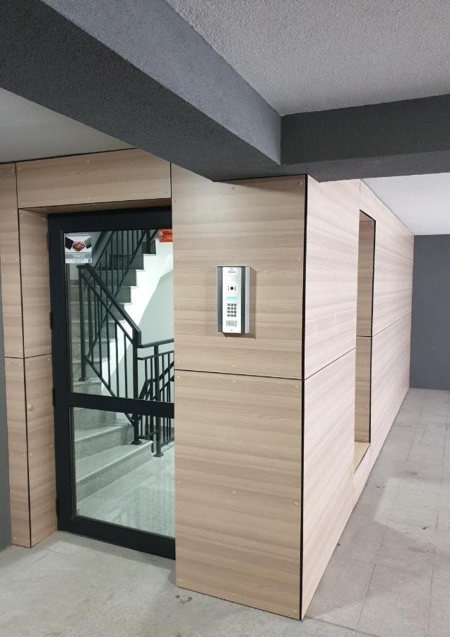New The Twins Varna Two-Bedroom, Apt 5 At 15 Tsani Ginchev Street, Floor 3 Buitenkant foto