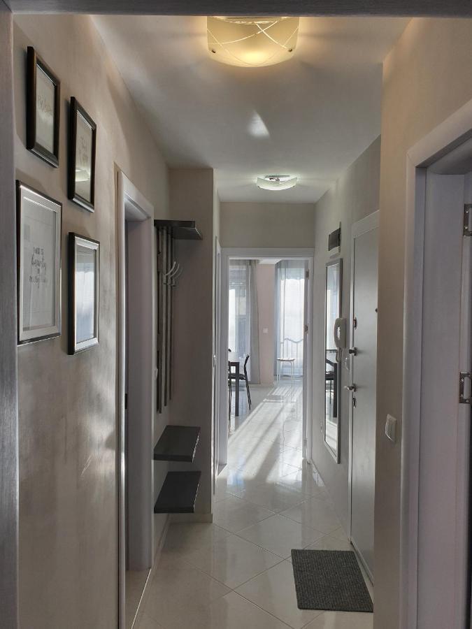 New The Twins Varna Two-Bedroom, Apt 5 At 15 Tsani Ginchev Street, Floor 3 Buitenkant foto
