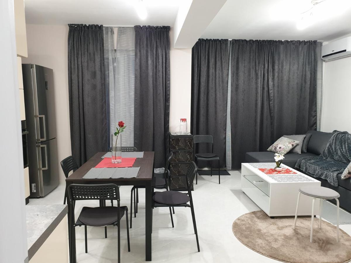 New The Twins Varna Two-Bedroom, Apt 5 At 15 Tsani Ginchev Street, Floor 3 Buitenkant foto