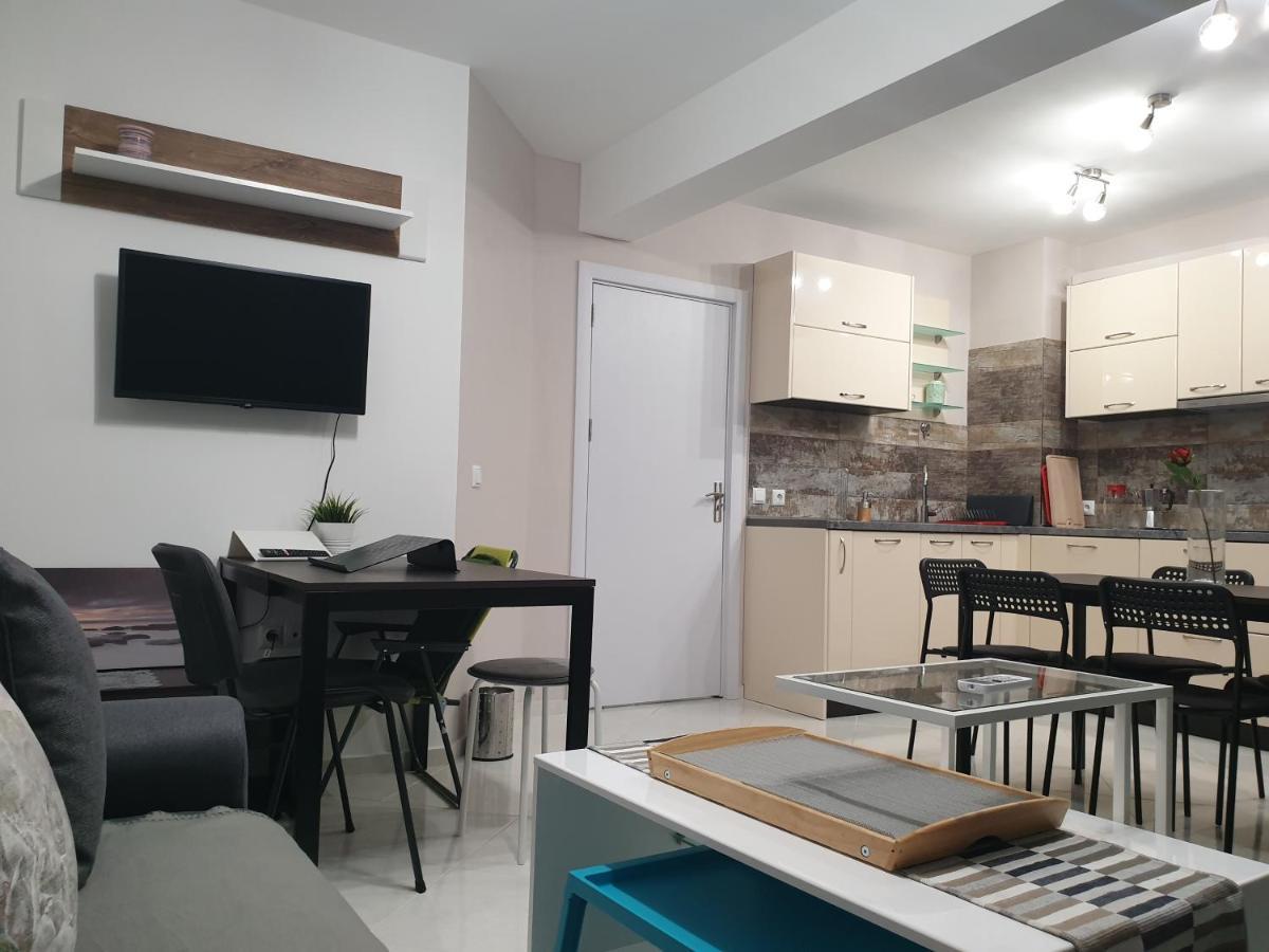 New The Twins Varna Two-Bedroom, Apt 5 At 15 Tsani Ginchev Street, Floor 3 Buitenkant foto