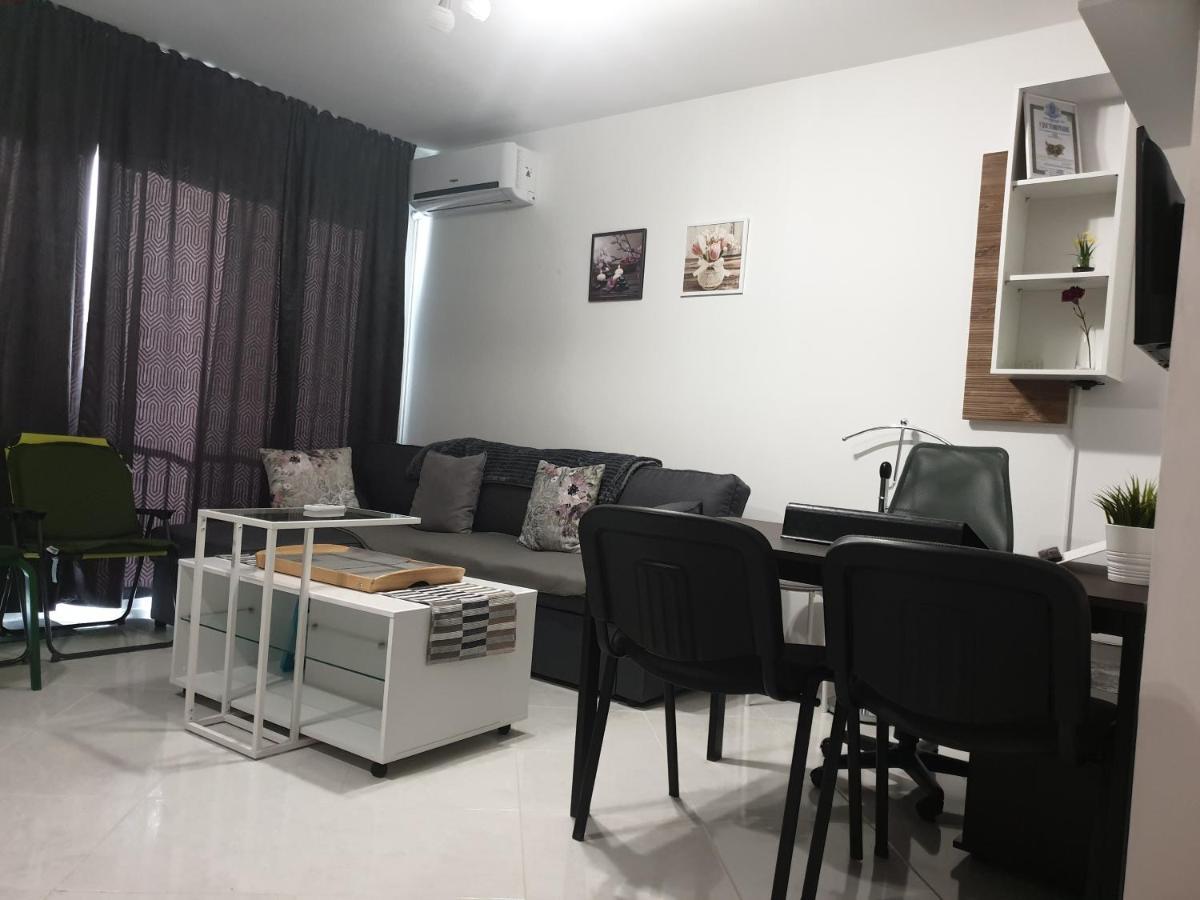 New The Twins Varna Two-Bedroom, Apt 5 At 15 Tsani Ginchev Street, Floor 3 Buitenkant foto